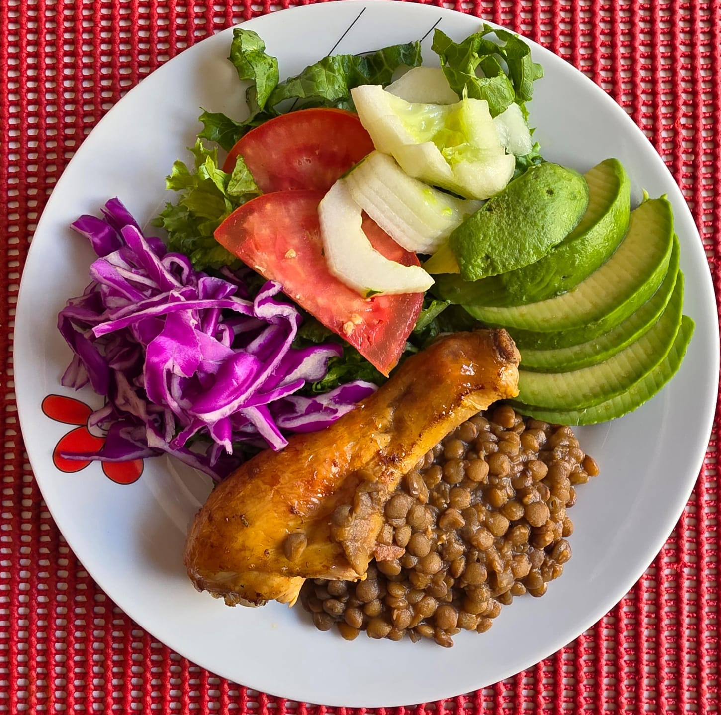 Receta de lentejas con pollo y ensalada